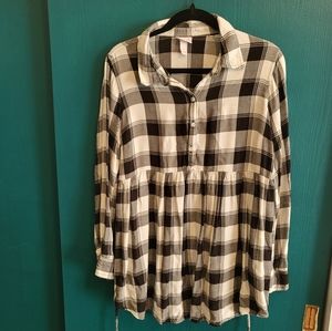 Isabel Maternity long-sleeved plaid tunic size large